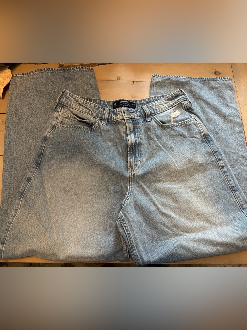 Women's Hollister Light Blue ultra high rise baggy  Jeans size 12 R/31R